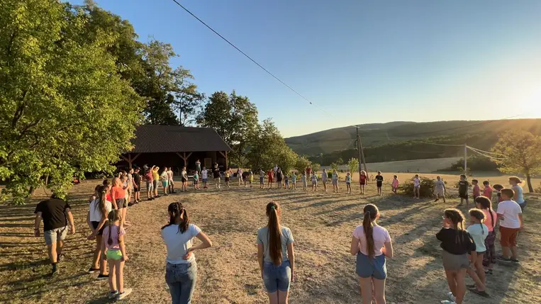 Hittanosok táborozása a Bereg Campben