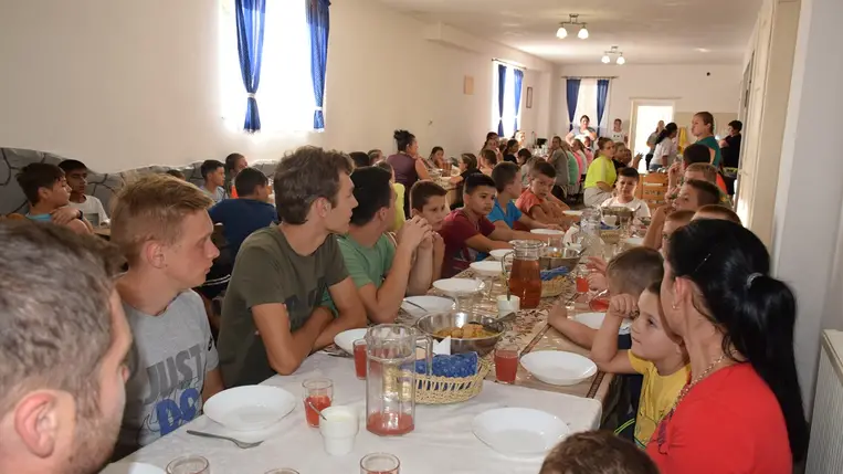 Hittanosok táborozása a Bereg Campben