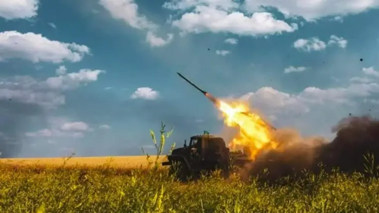 Iskolát és lakónegyedeket ért támadás Ukrajnában