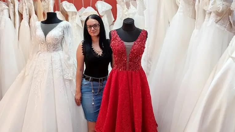 Továbbra is várja vásárlóit a Tünde menyasszonyi ruhaszalon