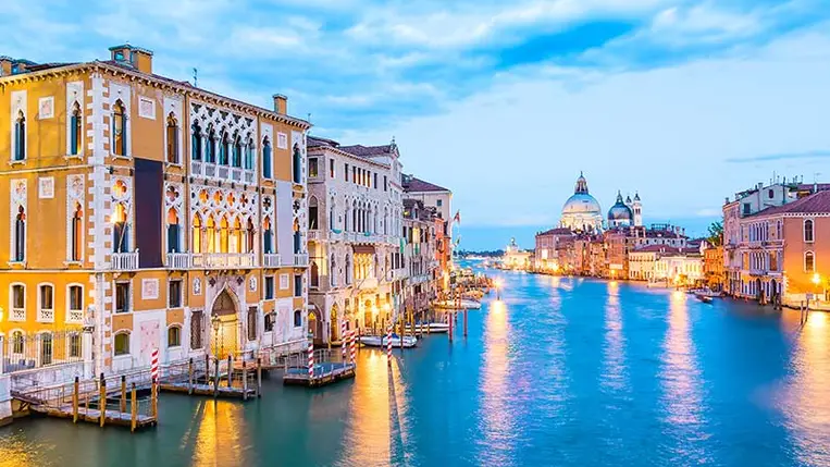 Velencében januártól bevezetik a fizetős belépést a városba