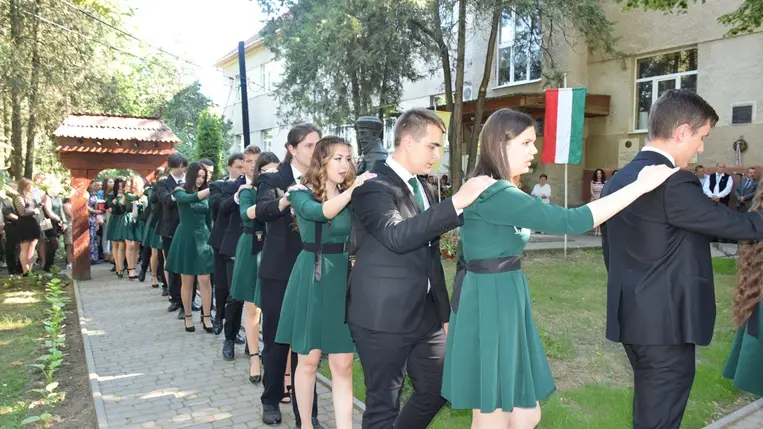 Ballagási ünnepség és verébavató a Beregszászi Bethlen Gábor Líceumban