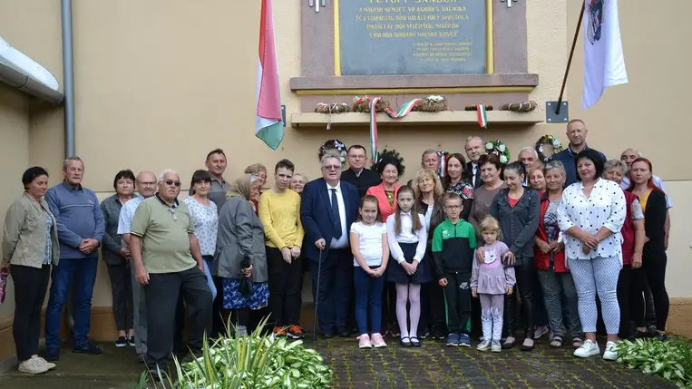 A békéért és nemzetünkért imádkozva Trianonra emlékeztek Badalóban