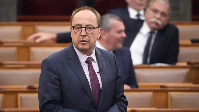 Németh Zsolt: itt az ideje, hogy a tábornokok helyett a diplomatáké legyen a főszerep