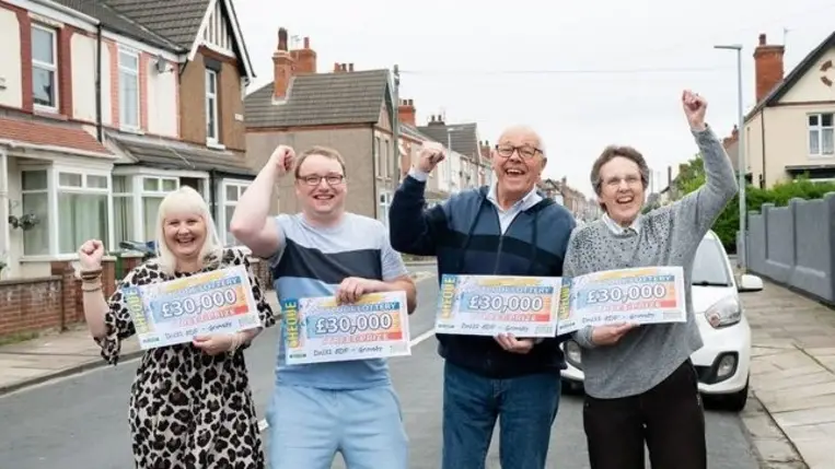 „A világ legjobb érzése” – egy egész utca nyert a lottón