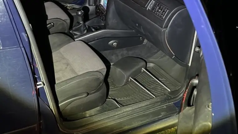 A cigarettával együtt a gépkocsikat is hátrahagyták a menekülő csempészek Kárpátalján