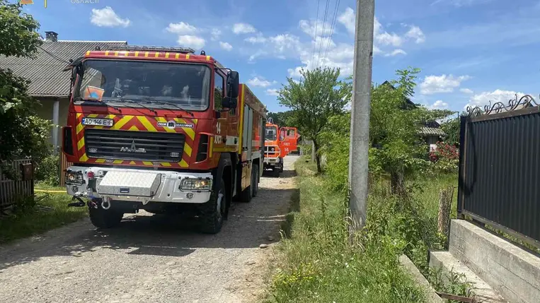 Két órán keresztül oltották a tüzet Kárpátalján