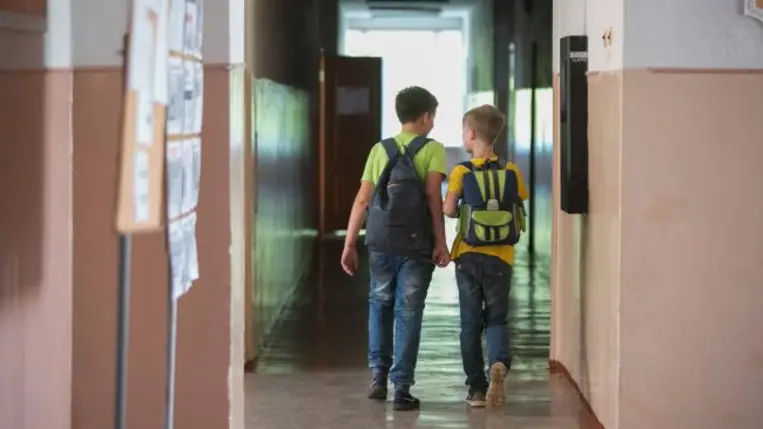 Minisztertanács: Az iskolákban szeptember 1-től, az egyetemeken augusztus 15-től kezdjék a tanévet