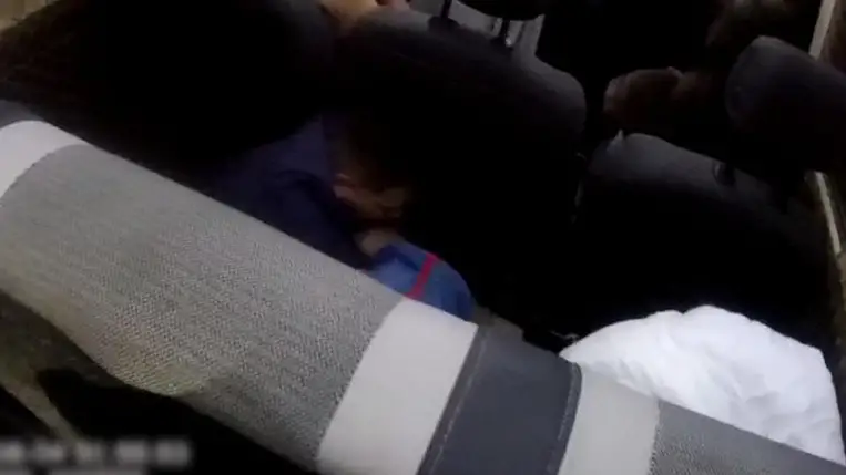 Egy 19 éves kárpátaljai férfit találtak a határőrök a csomagtartóban.