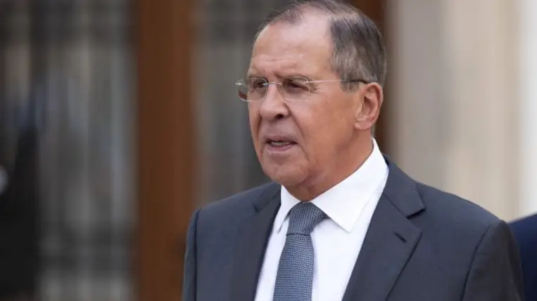 Szerb lapértesülés: Montenegró, Észak-Macedónia és Bulgária megtiltotta, hogy a Lavrovot szállító gép belépjen a légterébe
