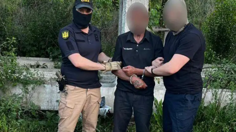 Kárpátalján őrizetbe vettek egy férfit, aki gránátokat, TNT-robbanószert és lőszereket árusított Ungváron.