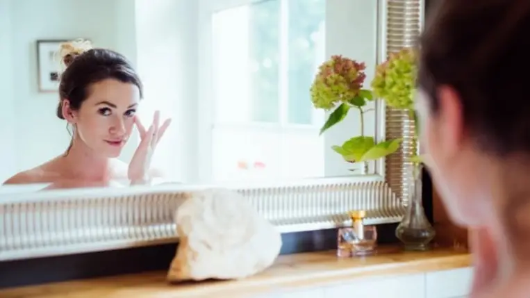 Ránctalanító krémek: mikor kezdjük használni őket?