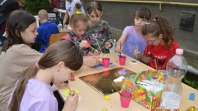 A Salánki Görögkatolikus Egyházközség vezetősége, aktivistái úgy döntöttek, hogy meglepetéssel készülnek gyermekeik számára, s egy vidám, tartalmas gyermeknapi programra invitáltak mindenkit.