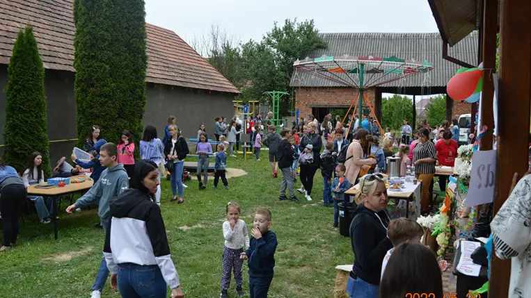 A Salánki Görögkatolikus Egyházközség vezetősége, aktivistái úgy döntöttek, hogy meglepetéssel készülnek gyermekeik számára, s egy vidám, tartalmas gyermeknapi programra invitáltak mindenkit.