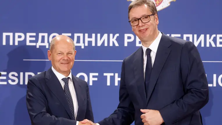 A német kancellár azt kérte Szerbiától, hogy csatlakozzék az Oroszország elleni szankciókhoz