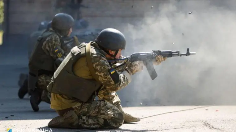 Ukrán hírszerzés: Ukrajna majdnem elhasználta az összes tüzérségi lőszerét