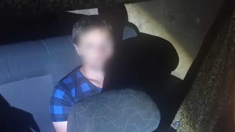 Két férfi rejtőzött el egy mikrobuszban az ungvári határátkelőn
