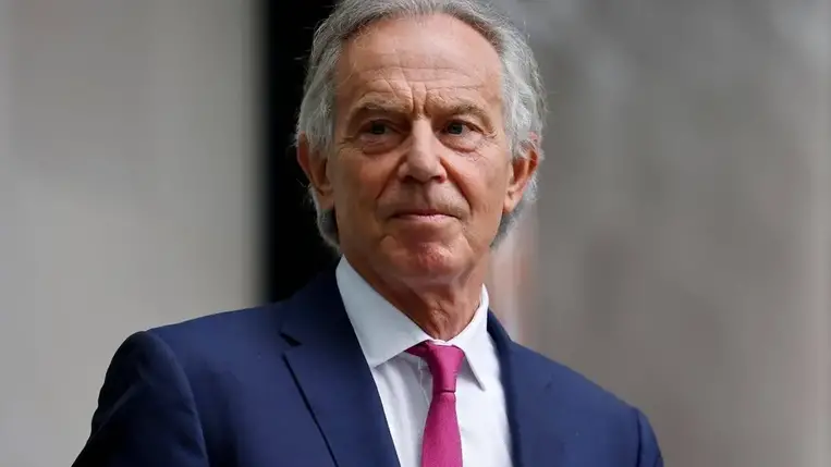 Százezrek követelik Tony Blair lovagi címének visszavonását