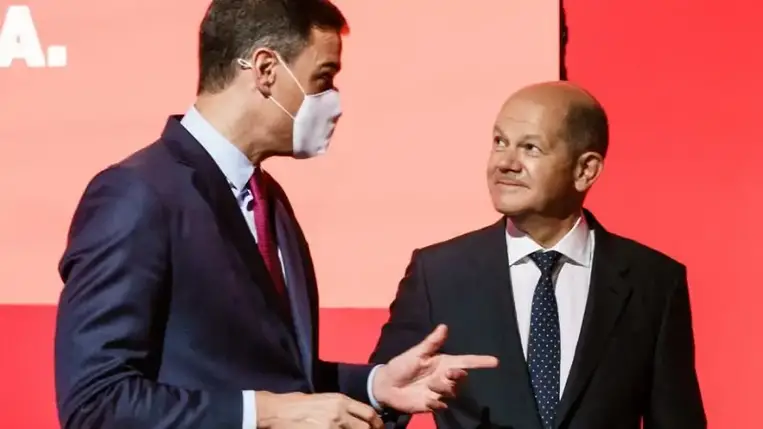 Az orosz-ukrán feszültség enyhítése mellett emelt szót a német kancellár és a spanyol kormányfő