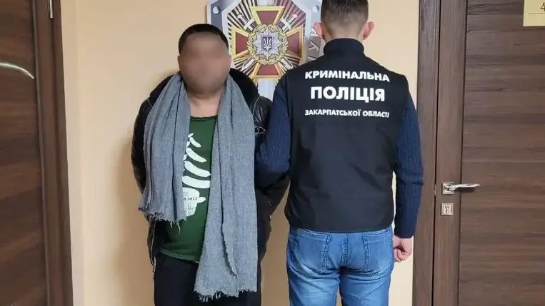 Őrizetbe vettek egy nyugdíjas nőt kirabló bandát Kárpátalján