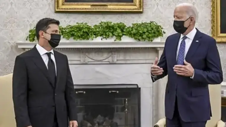 Biden az USA és szövetségesei határozott válaszáról biztosította Zelenszkijt orosz invázió esetére