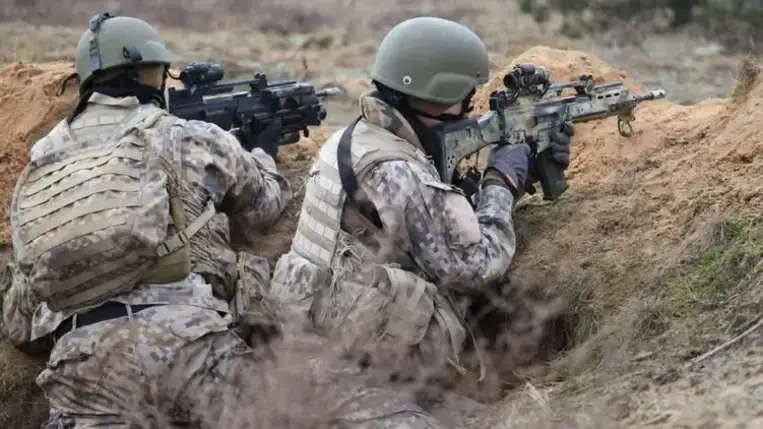 Kanada különleges alakulatot küldött Ukrajnába diplomatáinak a kimenekítése céljából