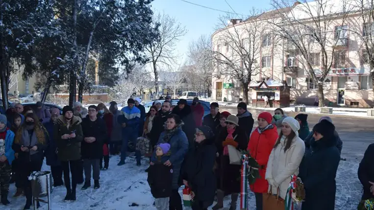 Az egybegyűlteket Molnár D. István, a KMKSZ beregszászi szervezetének elnöke köszöntötte, aki megerősítette: az elmúlt csaknem két évszázad alatt kiderült, hogy a magyarok himnusza jelentős identitáserősítő szereppel bír.