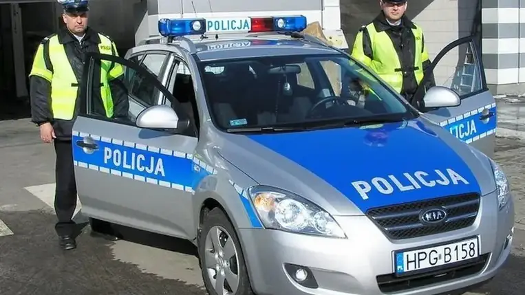 Útjelző táblára akasztotta  fel magát egy ukrán férfi Lengyelországban
