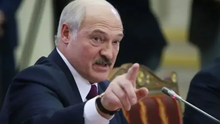 Lukasenka: Ukrajna vezetése alkalmatlan és kiszámíthatatlan, meg kell erősítenünk a közös határt