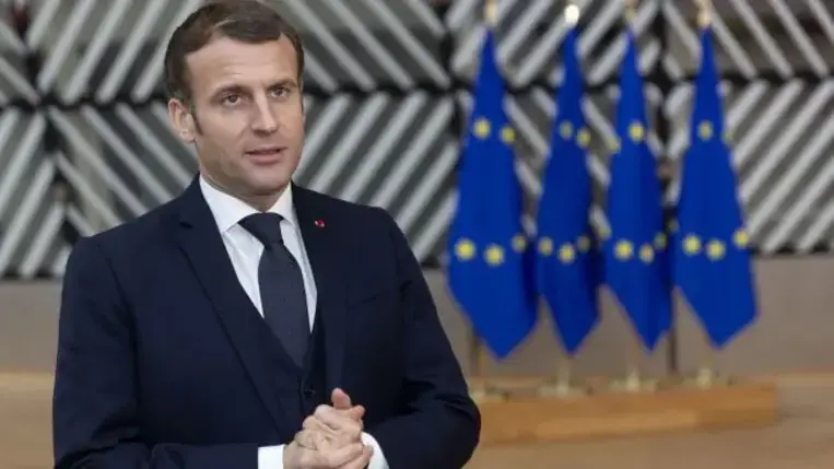 Macron: Tárgyalni kell Oroszországgal az európai feszültség csökkentése érdekében