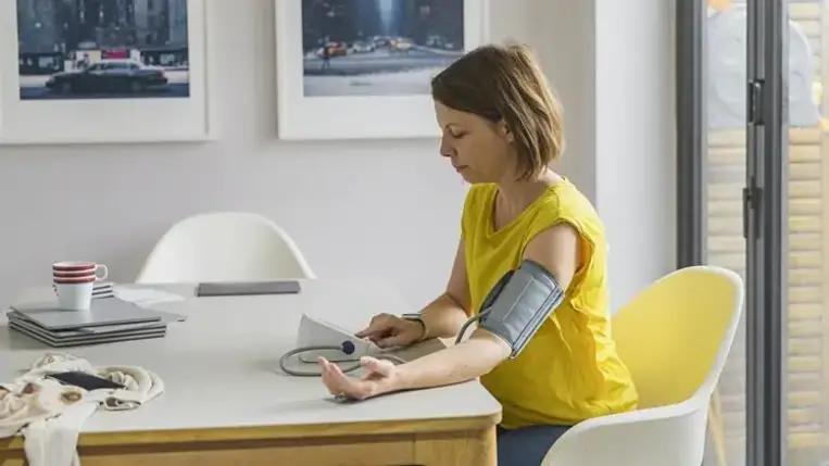 Erre is utalhat a magas vérnyomás és a gyakori vizelés