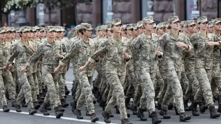 Csökkent azon szakmák száma, amelyeknek női dolgozóit katonai nyilvántartásba kell venni