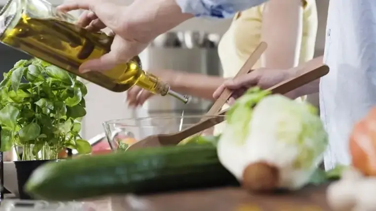 Az olívaolaj éveket adhat az életünkhöz