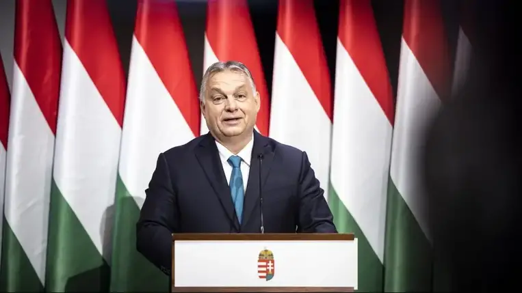 Orbán Viktor miniszterelnök a konzervatív pártvezetők január 28-29. között Madridban rendezett csúcstalálkozóján szombaton hangsúlyozta, hogy az ukrán-orosz konfliktus de-eszkalációjára és békés megoldására van szükség.