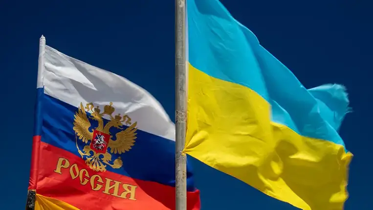 A brit külügyminisztérium vasárnap ismertetett értesülései szerint Moszkva Oroszországgal baráti viszonyt ápoló ukrán politikusokat akar hatalomra juttatni Kijevben.