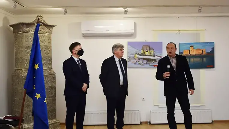 A magyar kultúra napja alkalmából kiállítás nyílt Magyarország Beregszászi Konzulátusán. Az itt található Munkácsy Mihály Galériában a közönség Potyók Tamás debreceni festőművész várak és erődtemplomok kiállítást tekintheti meg. 