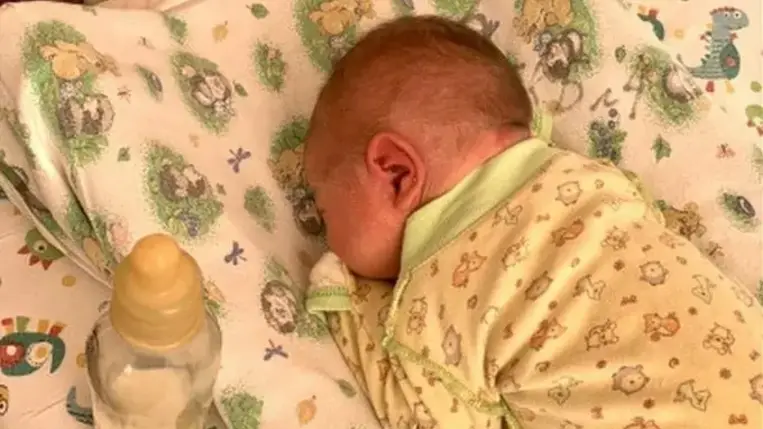 Jól van a mínusz 20 Celsius-fokban magára hagyott szibériai baba