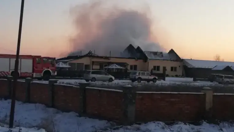 Kigyulladt egy étterem teteje a Beregszászi járásban, Szvodoba községben.