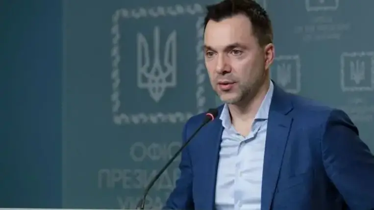 Aresztovics: Oroszország győzelemnek fogja nevezni Donbász és Dél-Ukrajna egy részének elfoglalását 