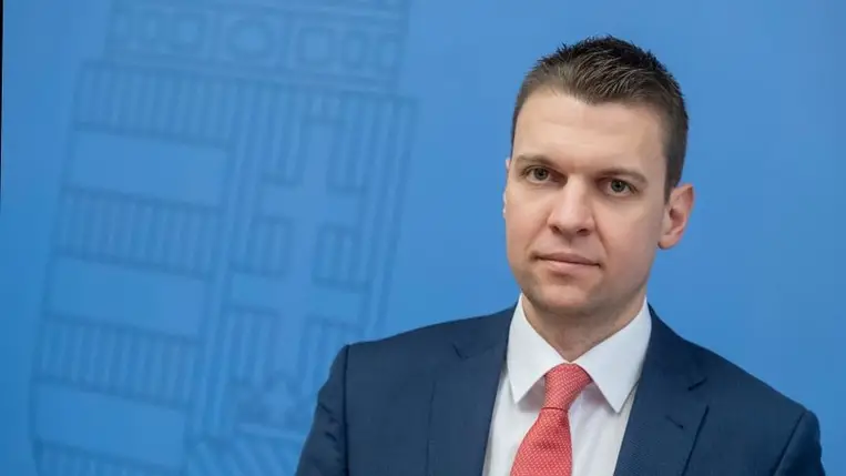 Menczer: megdöbbentő és elfogadhatatlan az olajvezetékre tett ukrán kijelentés