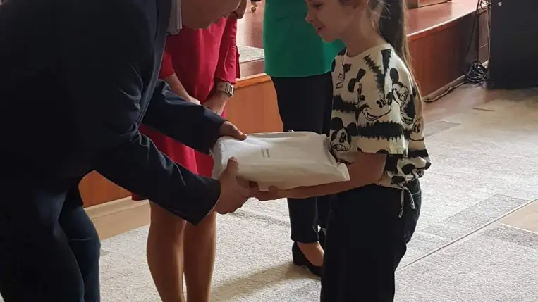 Kárpátaljai diákok részesültek könyvjutalomban