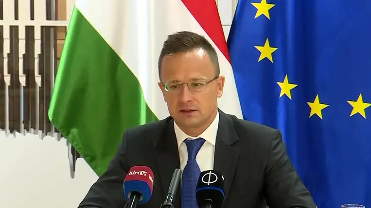 Szijjártó: ezután is segíteni fogunk