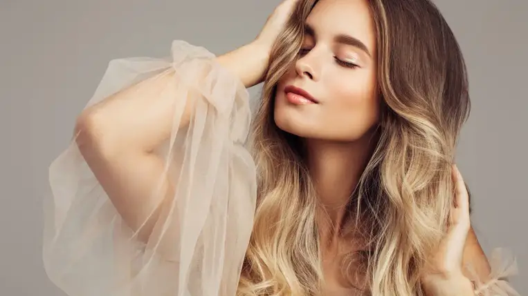 5 arcvékonyító szépség trükk, ha pufi az arcod