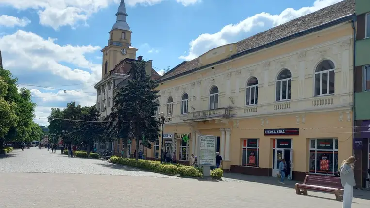 A három hónapja tartó háború árnyékában