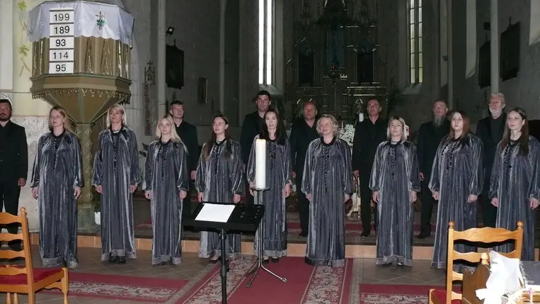 Cantus-jótékonysági koncert a beregszászi római katolikus templomban