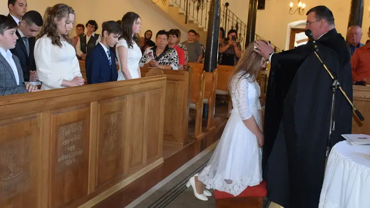 Konfirmáció mennybemenetel napján Dercenben