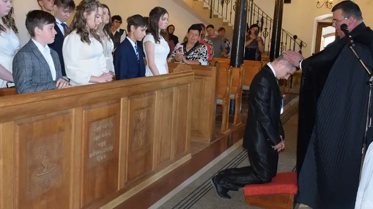Konfirmáció mennybemenetel napján Dercenben