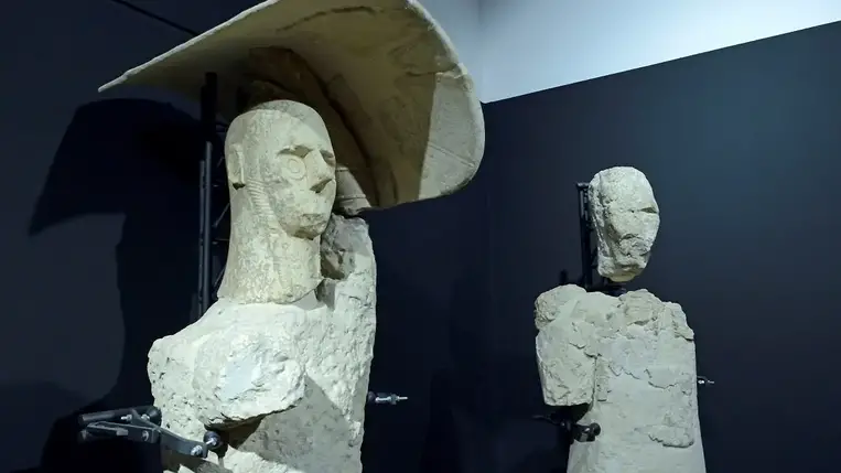 Kőóriások darabjaira bukkantak Szardínián