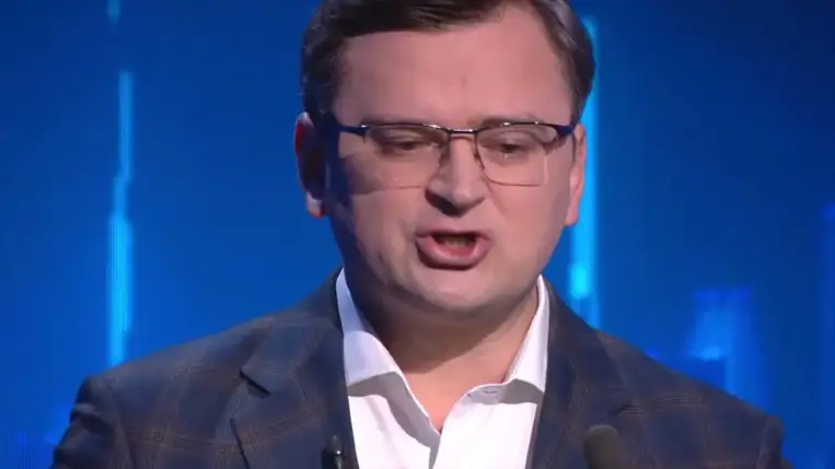 Kuleba Zelenszkij nevében felkérte Németországot, hogy vállalja Ukrajna egyik háborús régiójának az újjáépítését 