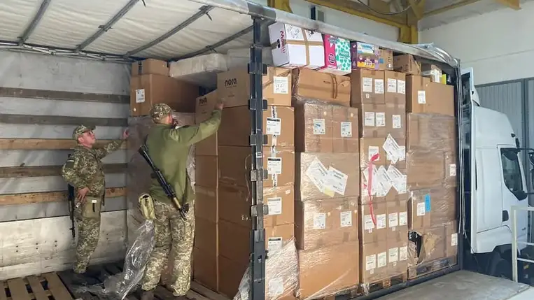 Olasz lábbeliket akartak humanitárius segély leple alatt Ukrajnába csempészni